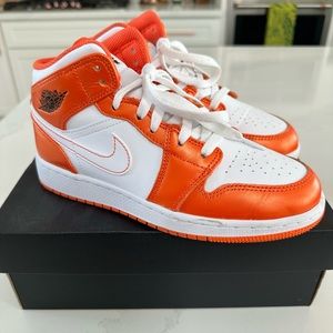 Nike Air Jordan 1 Mid SE Electro Orange size 4.5 men’s 6 women’s